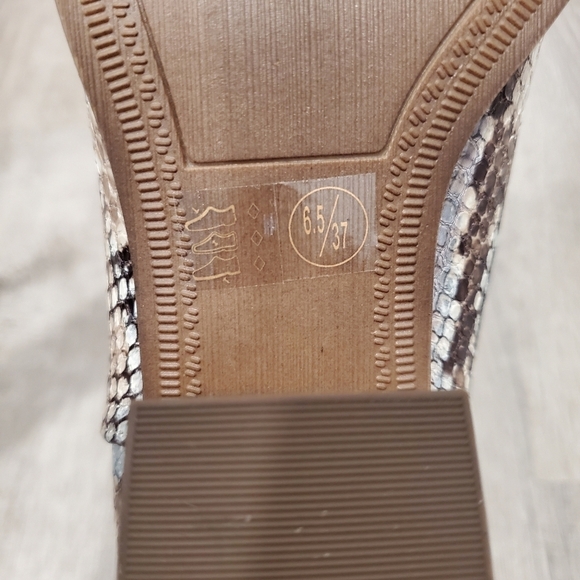 NEW CL by Chinese Laundry Cherish Bootie Beige - Picture 7 of 7